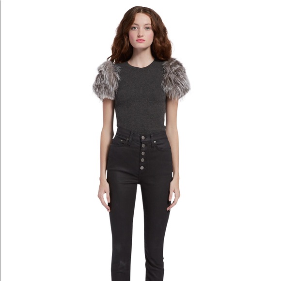 Alice + Olivia Tops - ALICE + OLIVIA Ciara Feather Shoulders Cropped Top Sweater M